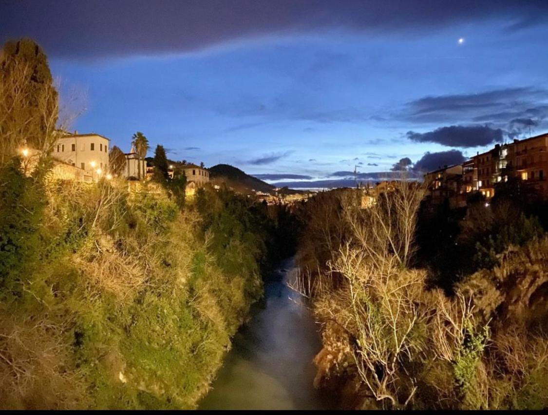 Mini Appartamento "Il Nido Del Picchio" Ascoli Piceno Exterior foto